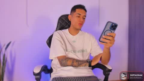 Snapshot of nickyblazze_ chatting on October 30, 12:17 pm Nicky online show from October 30, 12:17 pm