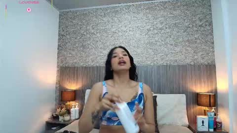 Nicol Alvarez online show from February 6, 11:35 am