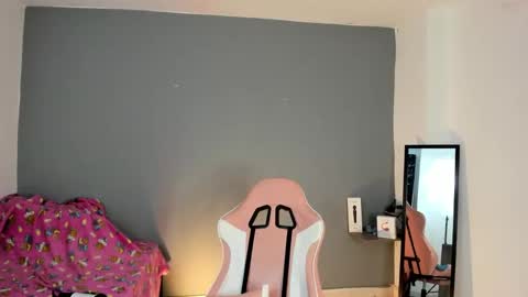 Nicol sanchez online show from December 16, 1:42 am