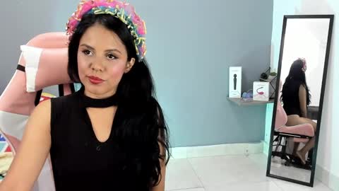 Nicol sanchez online show from January 3, 1:48 am