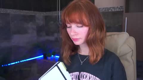 Nicol Moonn online show from November 22, 7:07 am