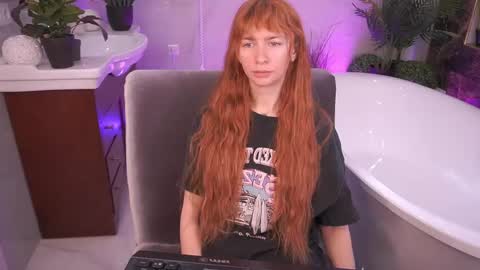 Snapshot of nicol_moonn chatting on April 24, 8:17 am Nicol Moonn online show from April 24, 8:17 am