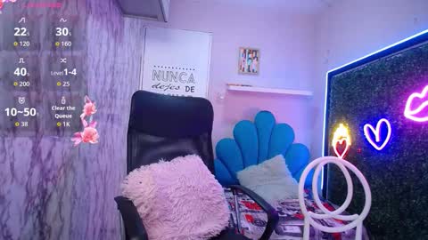 nicol_ross19 online show from March 11, 10:38 pm