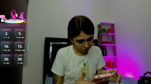 Snapshot of nicol_transgirl chatting on April 1, 4:24 am Nicol online show from April 1, 4:24 am