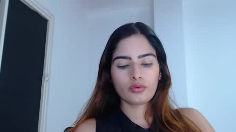 Snapshot of nicol_xx1 chatting on January 6, 4:21 pm Nicol online show from January 6, 4:21 pm