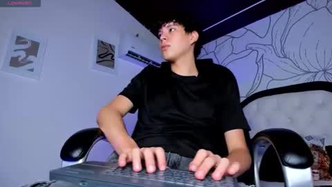 Snapshot of nicola_hard chatting on June 10, 7:57 pm Nicola online show from June 10, 7:57 pm