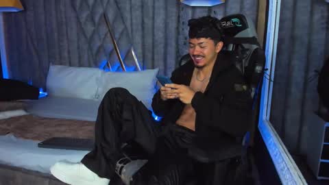 Snapshot of nicolaikarav chatting on February 20, 12:05 pm Nicolai online show from February 20, 12:05 pm