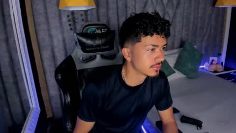 Snapshot of nicolaikarav chatting on February 23, 12:02 pm Nicolai online show from February 23, 12:02 pm