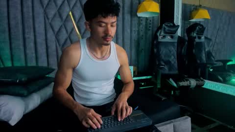 Snapshot of nicolaikarav chatting on February 24, 12:14 pm Nicolai online show from February 24, 12:14 pm