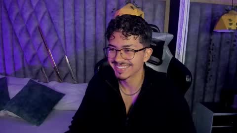 Snapshot of nicolaikarav chatting on March 20, 12:10 pm Nicolai online show from March 20, 12:10 pm