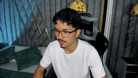 Snapshot of nicolaikarav chatting on March 22, 2:09 pm Nicolai online show from March 22, 2:09 pm