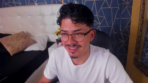 Snapshot of nicolaikarav chatting on March 26, 7:19 pm Nicolai online show from March 26, 7:19 pm