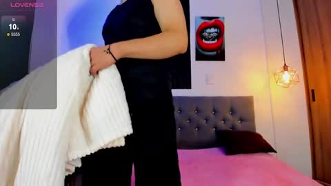 Snapshot of nicolas_james_sc chatting on September 27, 3:28 pm nicolas_james_sc online show from September 27, 3:28 pm