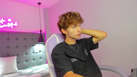 Snapshot of nicolasferrer18 chatting on November 1, 7:27 pm nicolasferrer18 online show from November 1, 7:27 pm