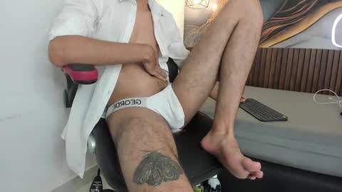 Snapshot of nicolasfine chatting on October 30, 6:52 pm nicolasfine online show from October 30, 6:52 pm