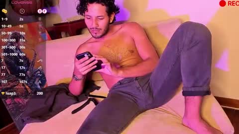 Snapshot of nicolasrodrii chatting on December 22, 3:11 am nicolasrodrii online show from December 22, 3:11 am