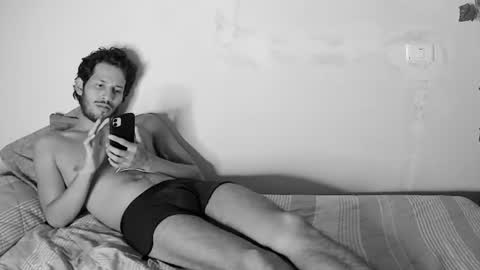 nicolasrodrii online show from June 14, 1:14 am