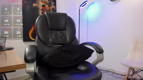 Snapshot of nicolass_fellener chatting on October 28, 6:17 am Nicolas Fellener online show from October 28, 6:17 am