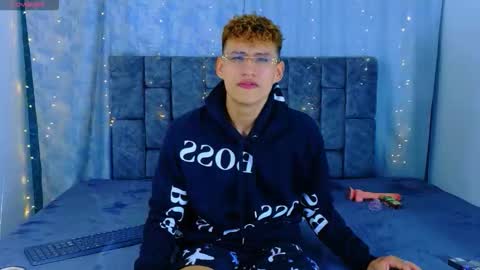 nicolastorres__ online show from May 6, 2:40 am