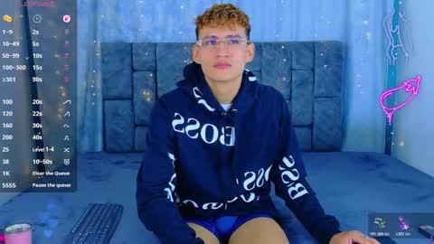 nicolastorres__ online show from May 8, 4:07 am