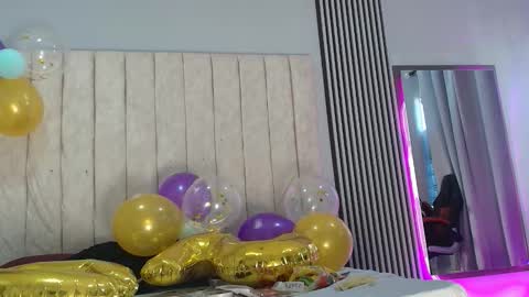 nicole_and_thiago online show from September 25, 8:56 pm