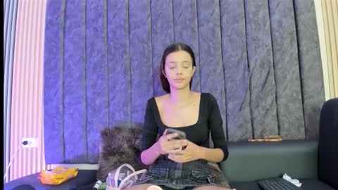 nicole_and_thiago online show from October 1, 9:21 pm