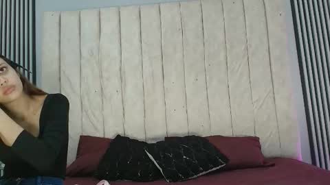 nicole_and_thiago online show from October 5, 9:02 pm