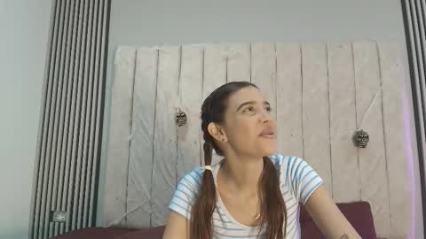 nicole_and_thiago online show from October 8, 9:45 pm