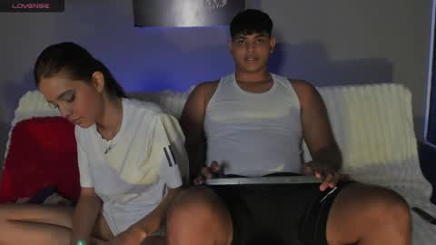 nicole_and_thiago1 online show from May 4, 10:28 pm