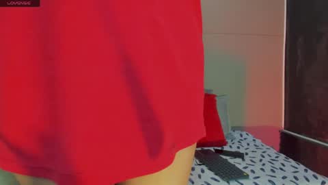 nicole_and_thiago1 online show from May 18, 10:59 pm