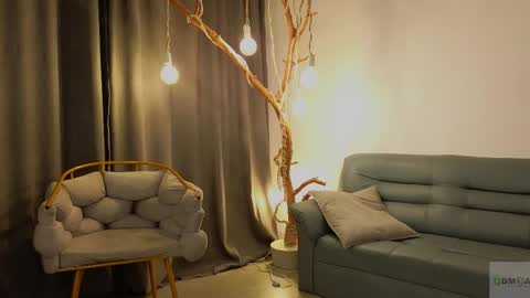 Nicole online show from May 19, 9:10 pm