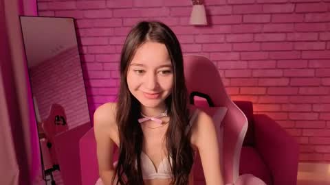 Nicole online show from May 15, 10:50 pm