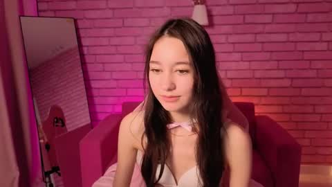 Nicole online show from May 15, 11:45 pm