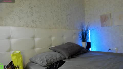 GMT7TueWedThSu 0300am-0900am. Sa 1000am-0400pm online show from October 14, 8:20 pm