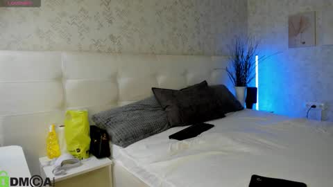 GMT7TueWedThSu 0300am-0900am. Sa 1000am-0400pm online show from October 15, 8:20 pm