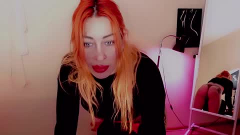 Nicole online show from December 7, 10:28 pm