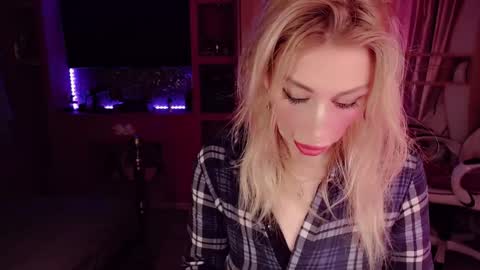 Nicole online show from September 16, 7:59 pm