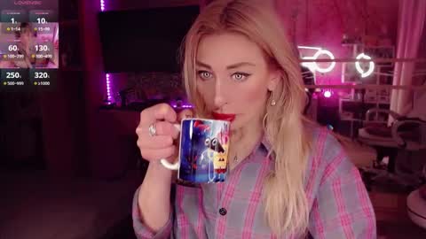 Nicole online show from September 25, 6:00 pm