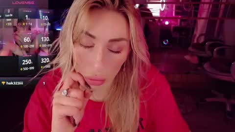 Nicole online show from October 17, 11:18 pm