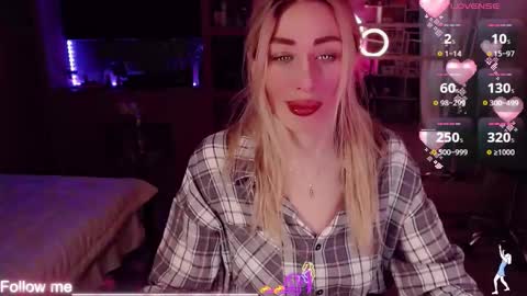 Snapshot of nicole_g0ld_ chatting on January 17, 10:46 pm Nicole online show from January 17, 10:46 pm
