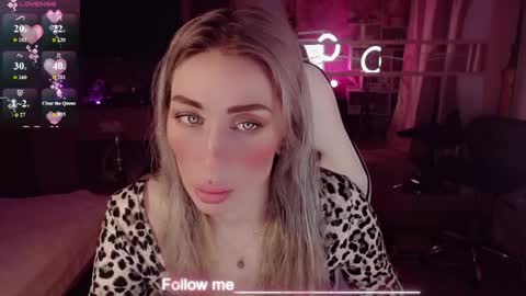 Snapshot of nicole_g0ld_ chatting on March 28, 11:26 pm Nicole online show from March 28, 11:26 pm