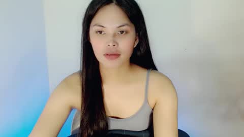 Snapshot of nicole_kiss01 chatting on December 15, 1:43 pm nicole_kiss01 online show from December 15, 1:43 pm