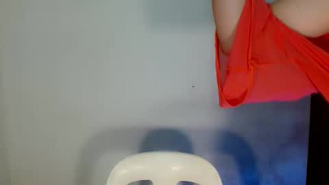 Snapshot of nicole_kiss01 chatting on January 18, 11:32 am nicole_kiss01 online show from January 18, 11:32 am