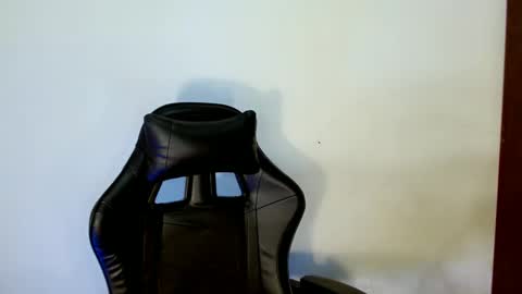 Snapshot of nicole_kiss01 chatting on February 17, 2:59 pm nicole_kiss01 online show from February 17, 2:59 pm