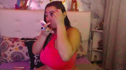 Snapshot of nicole_lewlls chatting on March 4, 10:10 am Nicole online show from March 4, 10:10 am