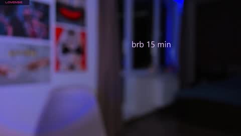 Snapshot of nicole_matt chatting on December 7, 3:47 am Nicole online show from December 7, 3:47 am