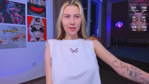 Snapshot of nicole_matt chatting on February 9, 8:02 pm Nicole online show from February 9, 8:02 pm