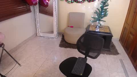 Nicole Santana online show from December 2, 8:37 pm