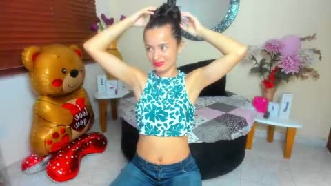 Snapshot of nicole_santana_ chatting on April 23, 10:45 pm Nicole Santana online show from April 23, 10:45 pm