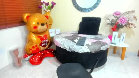 Snapshot of nicole_santana_ chatting on April 29, 10:16 pm Nicole Santana online show from April 29, 10:16 pm